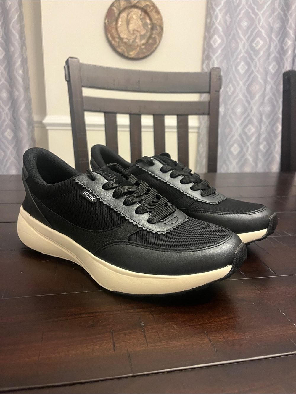 Kizik Paris Step In Shoes Sneakers new black pristine Women’s Size 9.5